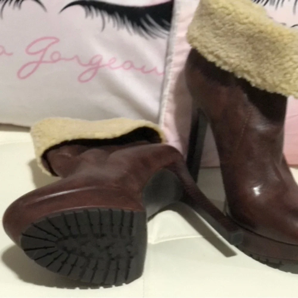 BCBG Women’s size 9 1/2 Boots